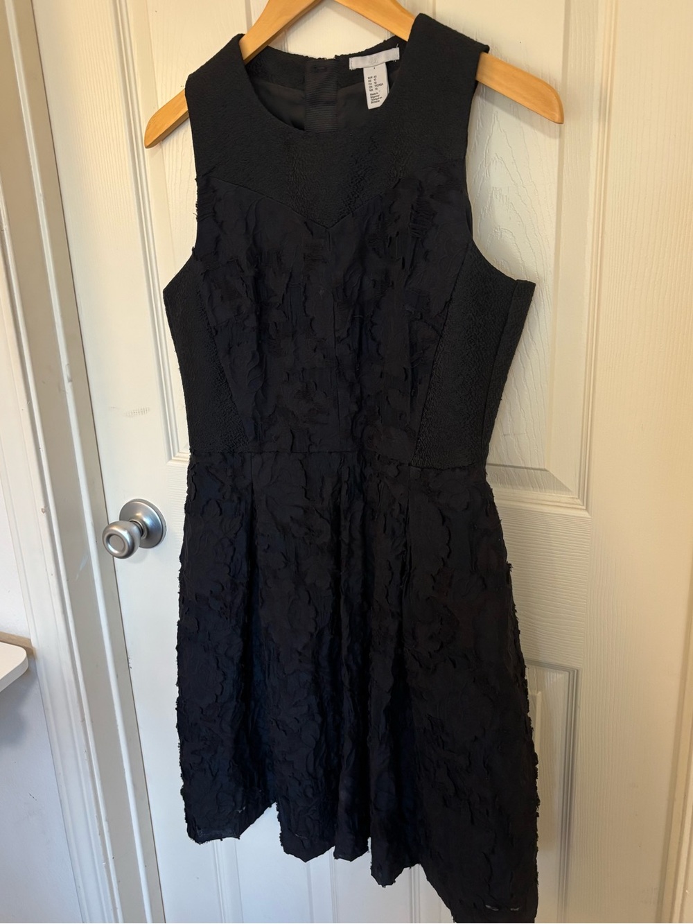 Black Textured Jacquard Sleeveless Dress with Gold Zipper a line dress